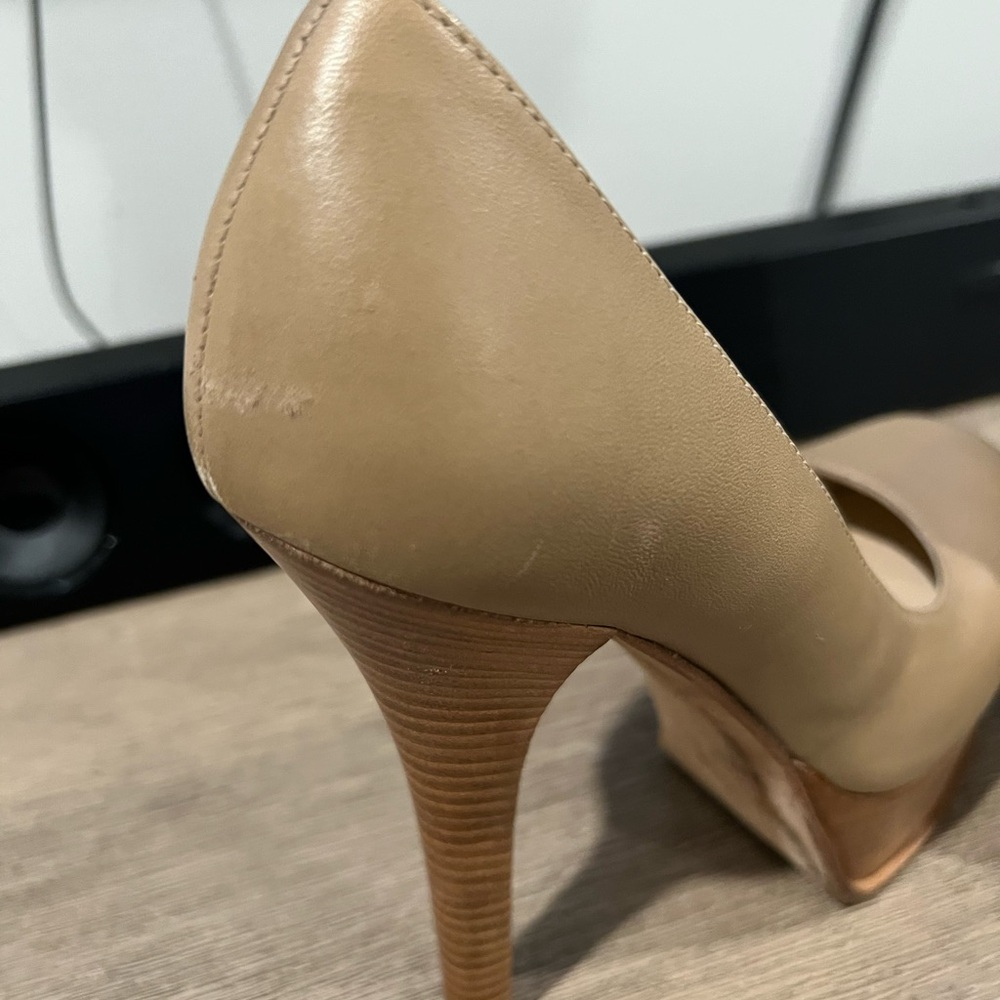 Fendi Nappa Women's Beige Leather Heels - Picture 12 of 14